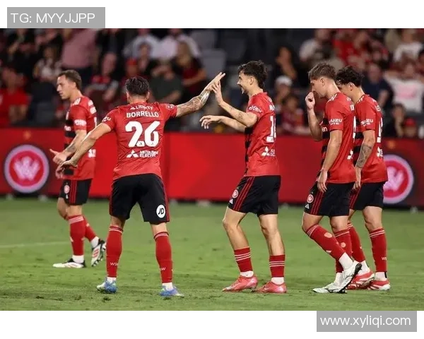 西悉尼与布里斯班足球比赛精彩对决双方球队全力以赴争夺胜利